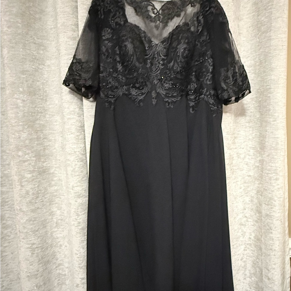 Black Lace Appliques Mother of The Bride Dress